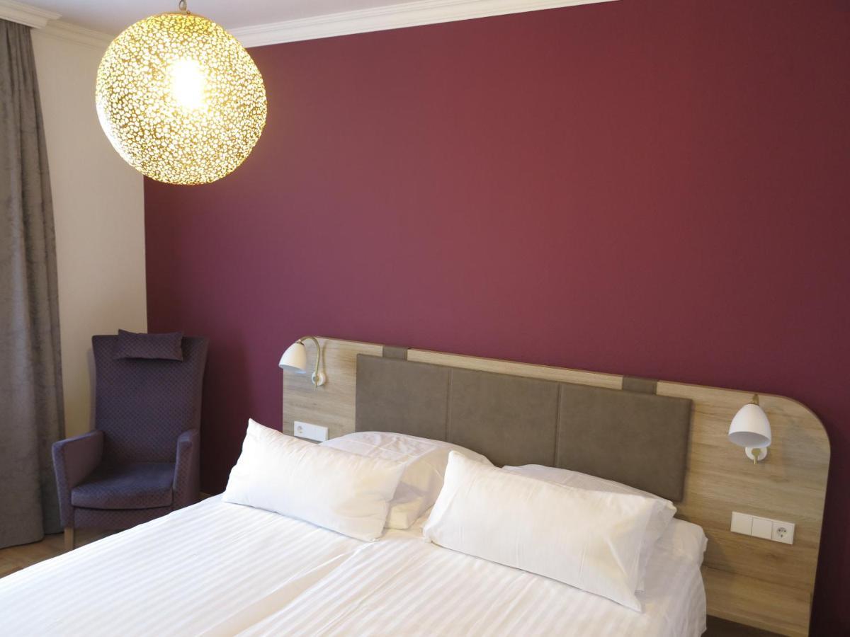 Hotel Ochsen ユーバーリンゲン エクステリア 写真