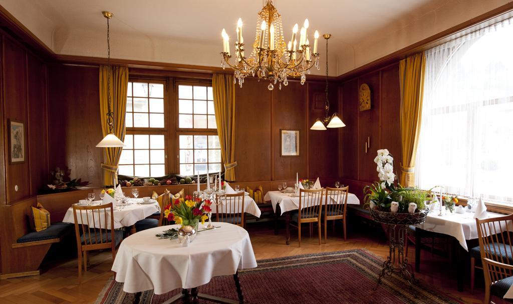 Hotel Ochsen ユーバーリンゲン エクステリア 写真