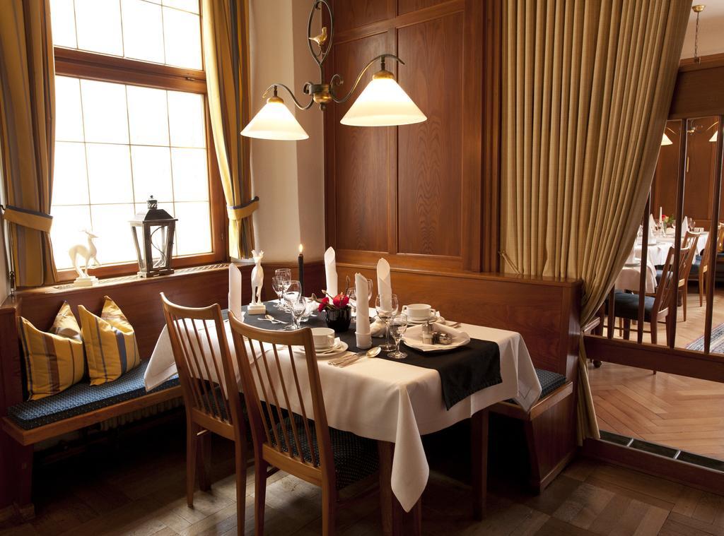 Hotel Ochsen ユーバーリンゲン エクステリア 写真