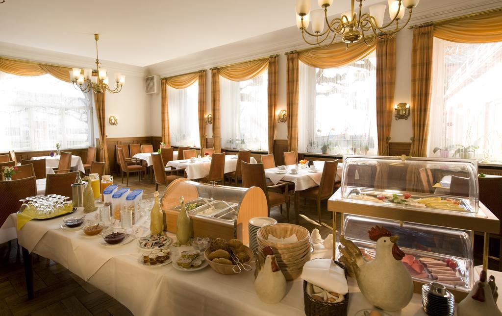 Hotel Ochsen ユーバーリンゲン エクステリア 写真