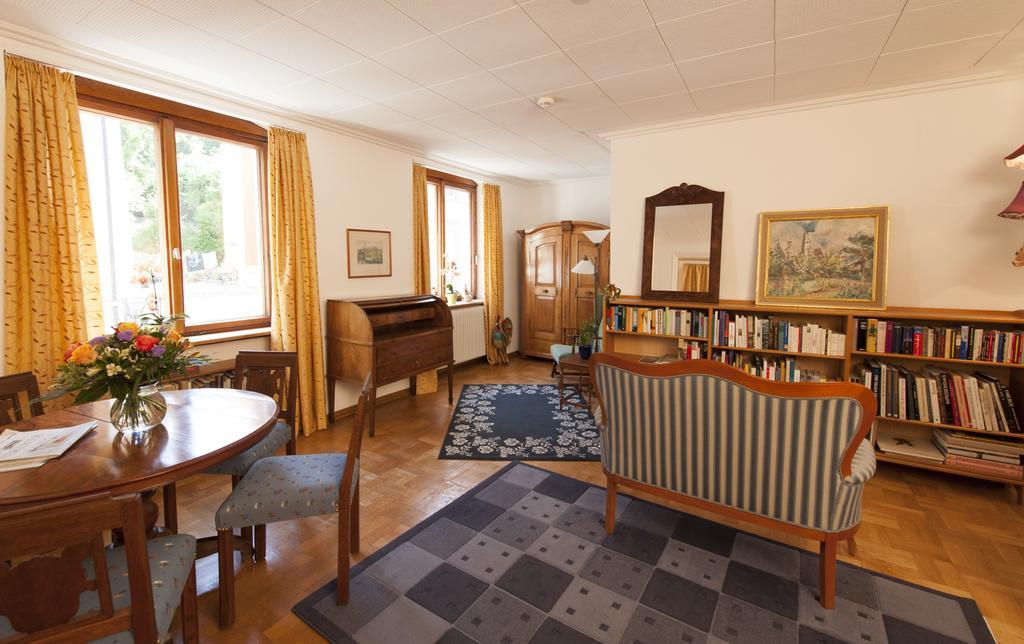 Hotel Ochsen ユーバーリンゲン エクステリア 写真